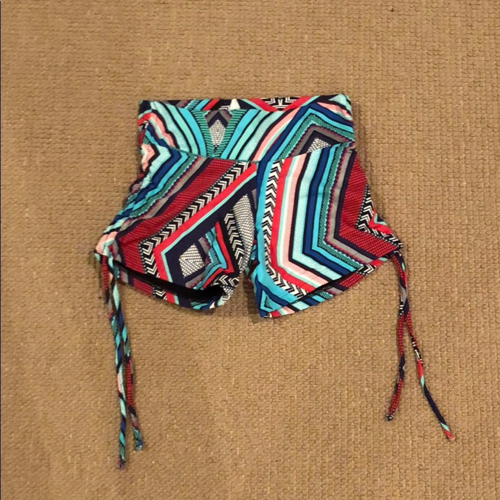 Liquido shine shorts